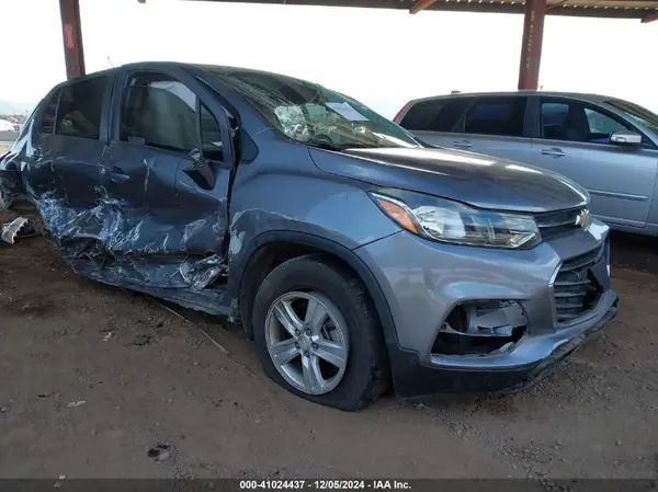 3GNCJKSB7LL158290 2020 CHEVROLET TRAX - Image 1