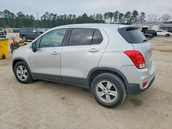 3GNCJKSB7LL163991 2020 CHEVROLET TRAX - Image 2