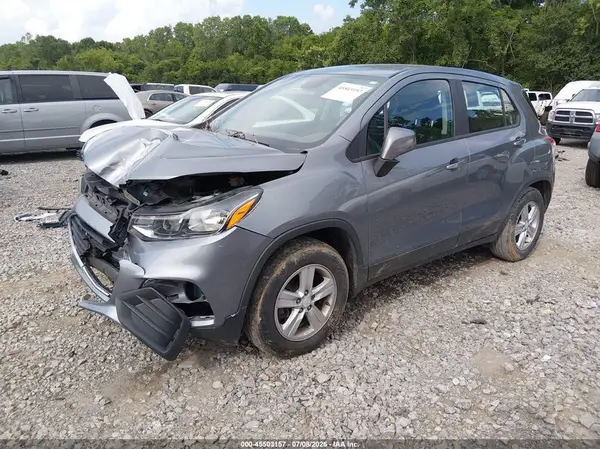 3GNCJKSB7LL166471 2020 CHEVROLET TRAX - Image 2