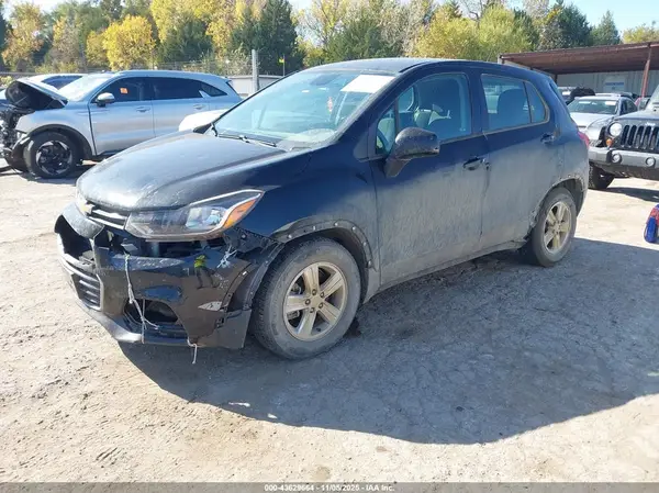 3GNCJKSB7LL167085 2020 CHEVROLET TRAX - Image 2
