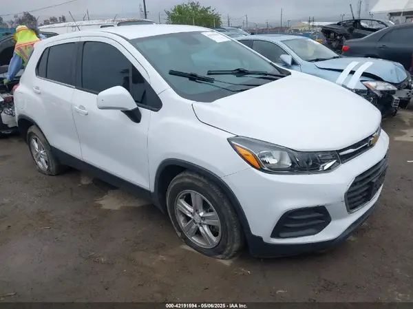 3GNCJKSB7LL171573 2020 CHEVROLET TRAX - Image 1