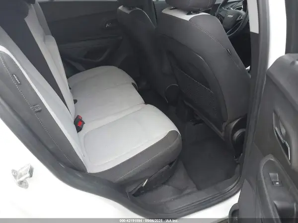3GNCJKSB7LL171573 2020 CHEVROLET TRAX - Image 8
