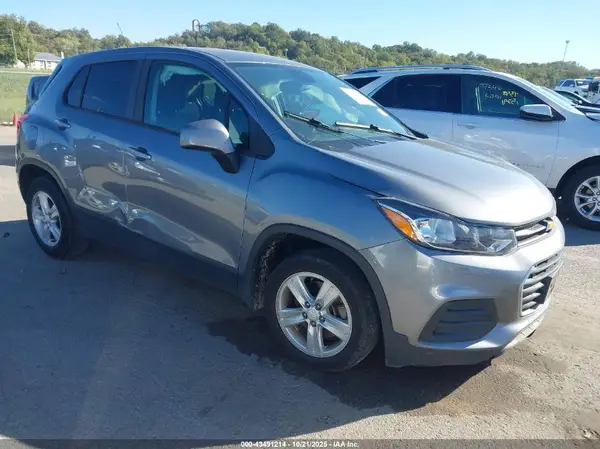 3GNCJKSB7LL180600 2020 CHEVROLET TRAX - Image 1