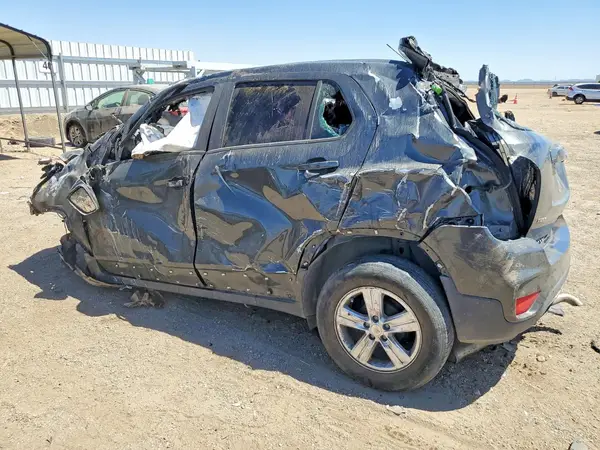 3GNCJKSB7LL183335 2020 CHEVROLET TRAX - Image 2
