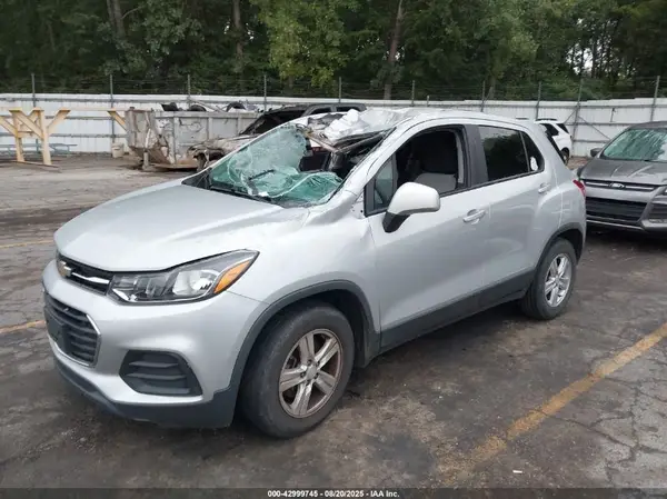 3GNCJKSB7LL184629 2020 CHEVROLET TRAX - Image 2
