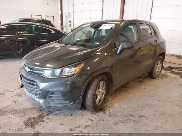 3GNCJKSB7LL190897 2020 CHEVROLET TRAX - Image 2