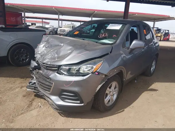 3GNCJKSB7LL193251 2020 CHEVROLET TRAX - Image 2