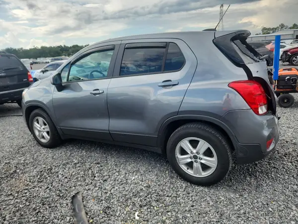 3GNCJKSB7LL193363 2020 CHEVROLET TRAX - Image 2