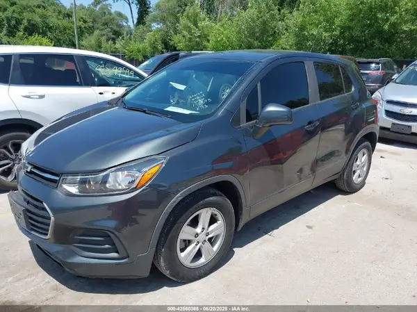 3GNCJKSB7LL193573 2020 CHEVROLET TRAX - Image 2