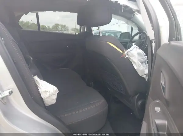 3GNCJKSB7LL201476 2020 CHEVROLET TRAX - Image 8