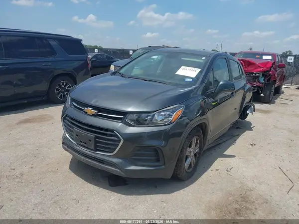 3GNCJKSB7LL205995 2020 CHEVROLET TRAX - Image 2