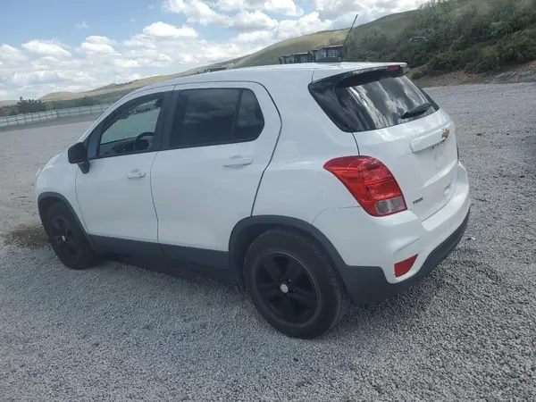 3GNCJKSB7LL219895 2020 CHEVROLET TRAX - Image 2