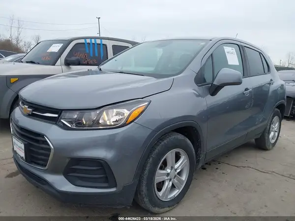 3GNCJKSB7LL242285 2020 CHEVROLET TRAX - Image 2