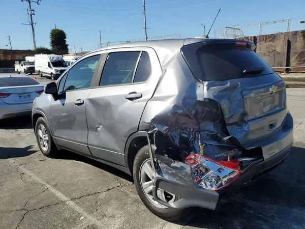 3GNCJKSB7LL271835 2020 CHEVROLET TRAX - Image 2