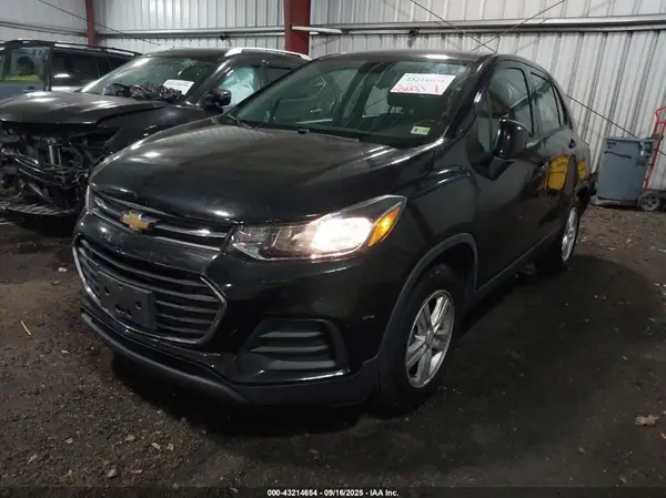 3GNCJKSB7LL289347 2020 CHEVROLET TRAX - Image 2