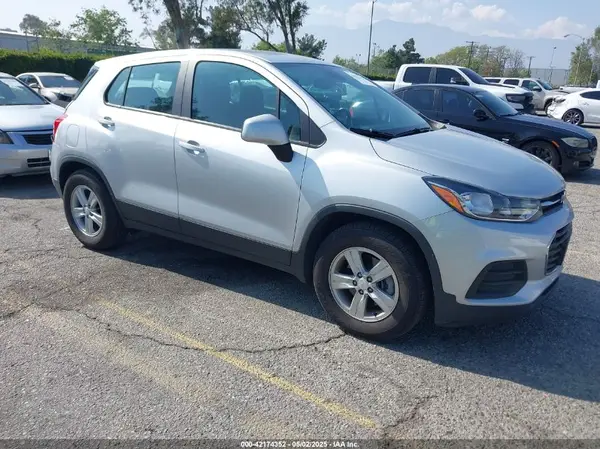 3GNCJKSB7LL299358 2020 CHEVROLET TRAX - Image 1
