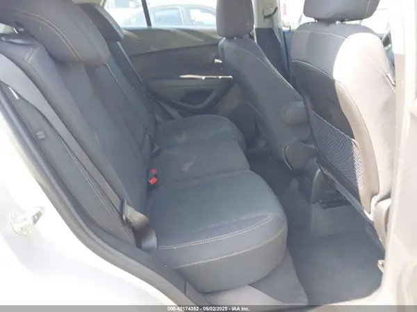3GNCJKSB7LL299358 2020 CHEVROLET TRAX - Image 8