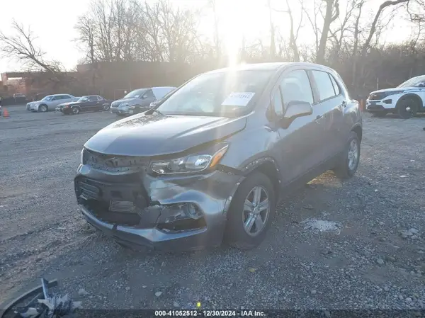 3GNCJKSB7LL306048 2020 CHEVROLET TRAX - Image 2