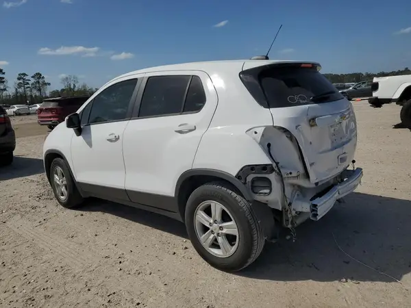3GNCJKSB7LL307068 2020 CHEVROLET TRAX - Image 2