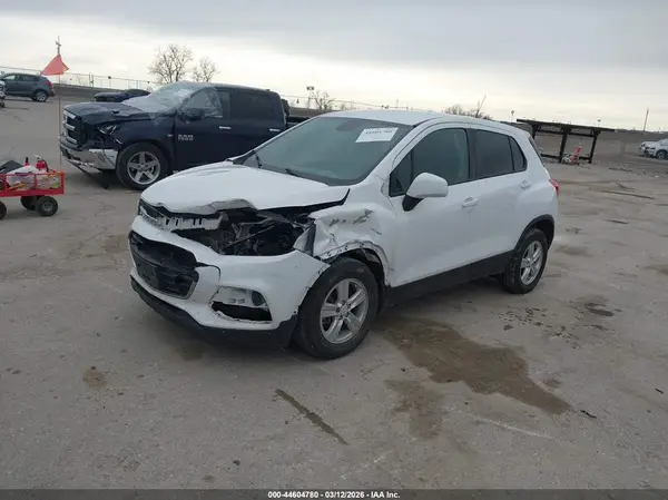 3GNCJKSB7LL311721 2020 CHEVROLET TRAX - Image 2
