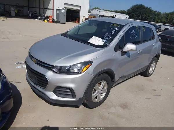 3GNCJKSB7LL315719 2020 CHEVROLET TRAX - Image 2