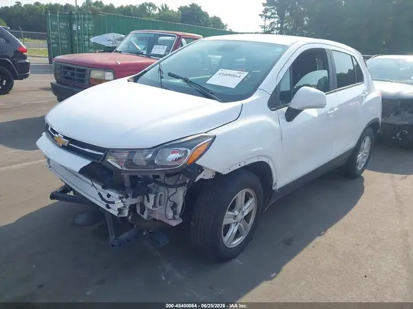 3GNCJKSB7LL320029 2020 CHEVROLET TRAX - Image 2