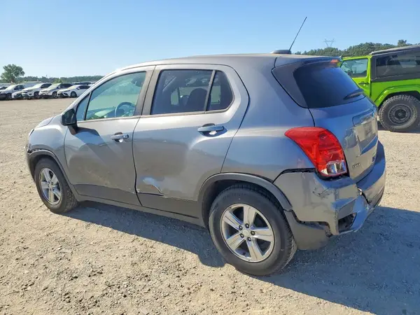3GNCJKSB7LL320967 2020 CHEVROLET TRAX - Image 2