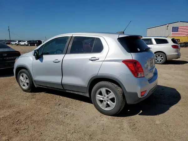 3GNCJKSB7LL330477 2020 CHEVROLET TRAX - Image 2
