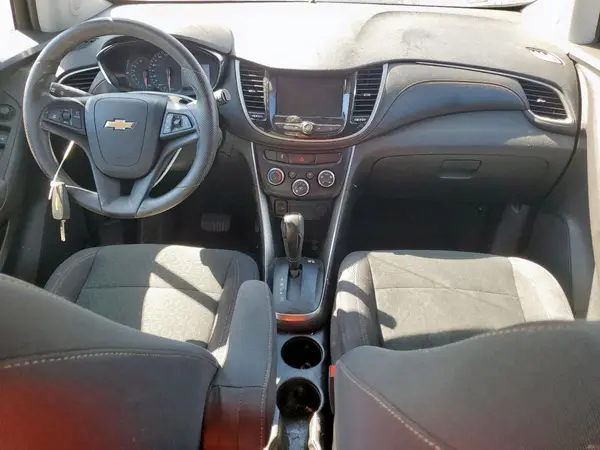 3GNCJKSB7LL330477 2020 CHEVROLET TRAX - Image 8