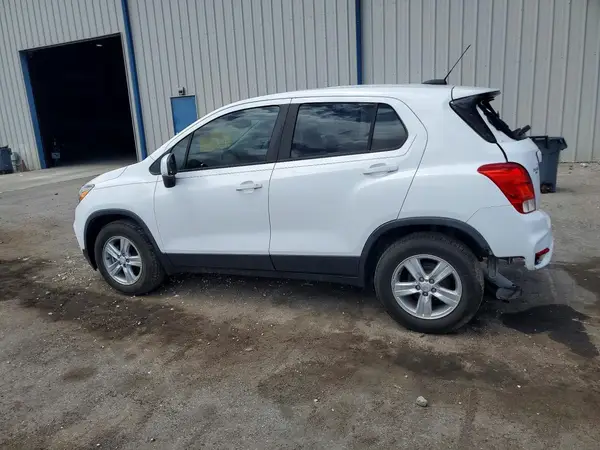 3GNCJKSB7LL331368 2020 CHEVROLET TRAX - Image 2