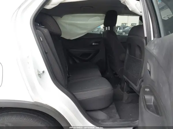 3GNCJKSB7LL333301 2020 CHEVROLET TRAX - Image 8