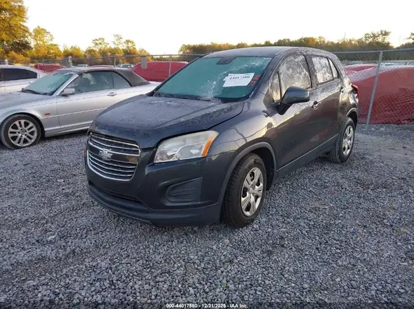 3GNCJKSB8GL128107 2016 CHEVROLET TRAX - Image 2
