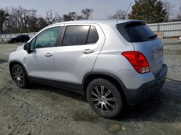 3GNCJKSB8GL227283 2016 CHEVROLET TRAX - Image 2