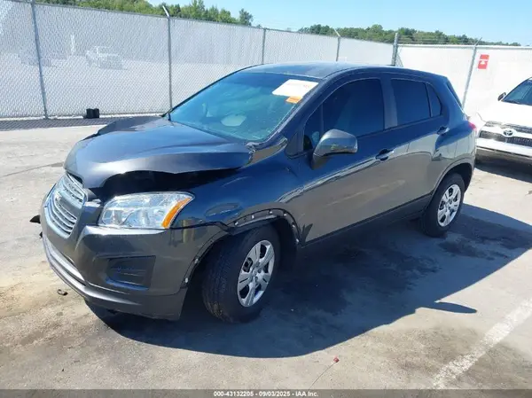 3GNCJKSB8GL245332 2016 CHEVROLET TRAX - Image 2