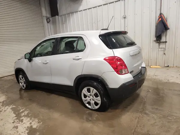 3GNCJKSB8GL266598 2016 CHEVROLET TRAX - Image 2