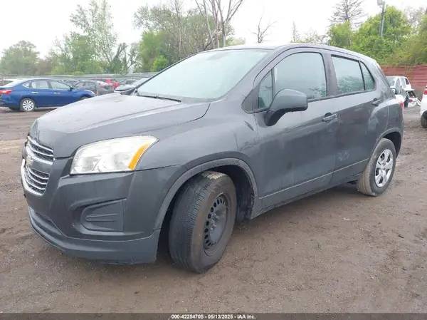 3GNCJKSB8GL276127 2016 CHEVROLET TRAX - Image 2
