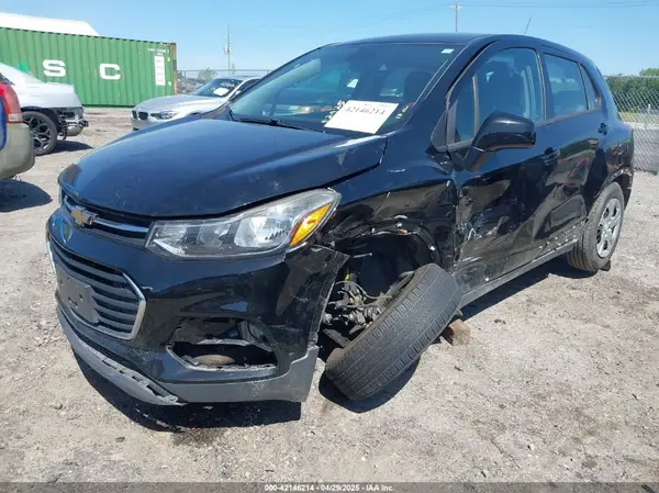 3GNCJKSB8HL148181 2017 CHEVROLET TRAX - Image 2