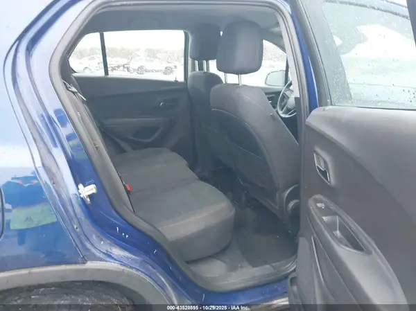3GNCJKSB8HL153770 2017 CHEVROLET TRAX - Image 8