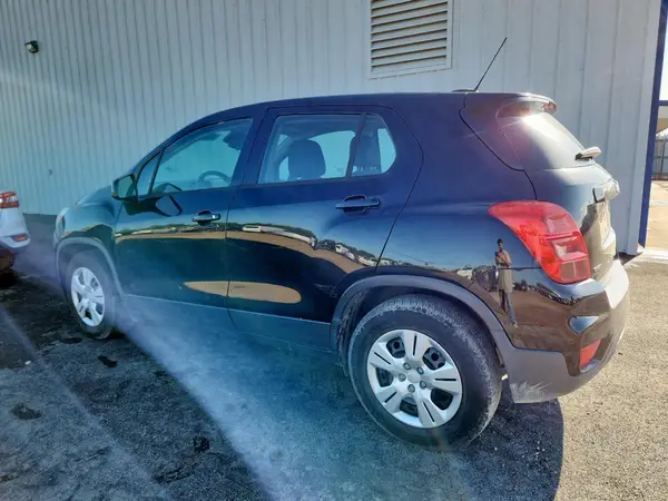 3GNCJKSB8HL156412 2017 CHEVROLET TRAX - Image 2