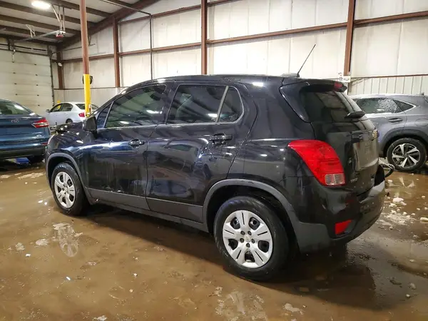 3GNCJKSB8HL185084 2017 CHEVROLET TRAX - Image 2