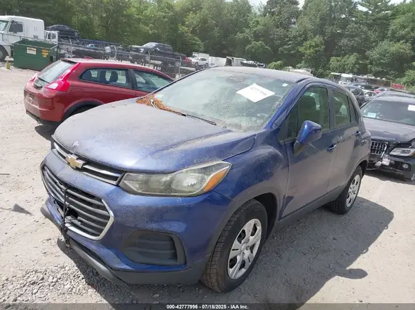 3GNCJKSB8HL206015 2017 CHEVROLET TRAX - Image 2
