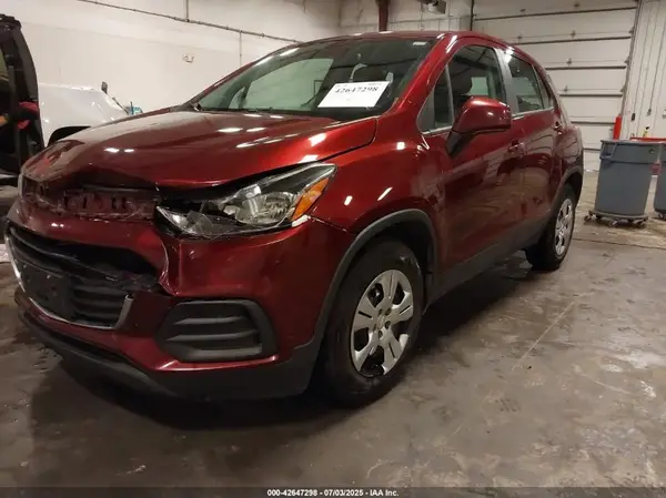 3GNCJKSB8HL233893 2017 CHEVROLET TRAX - Image 2