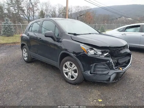 3GNCJKSB8HL238012 2017 CHEVROLET TRAX - Image 1