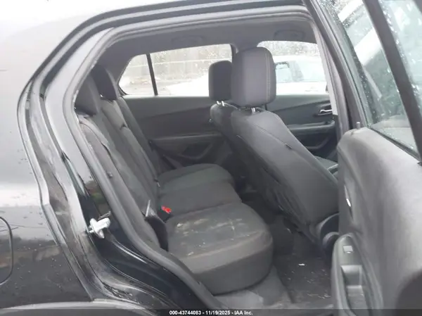 3GNCJKSB8HL238012 2017 CHEVROLET TRAX - Image 8