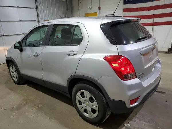 3GNCJKSB8HL255716 2017 CHEVROLET TRAX - Image 2