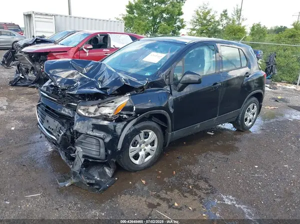 3GNCJKSB8HL256817 2017 CHEVROLET TRAX - Image 2