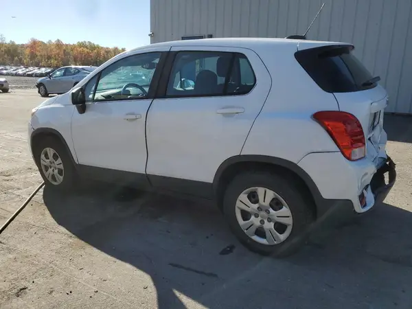 3GNCJKSB8HL270250 2017 CHEVROLET TRAX - Image 2