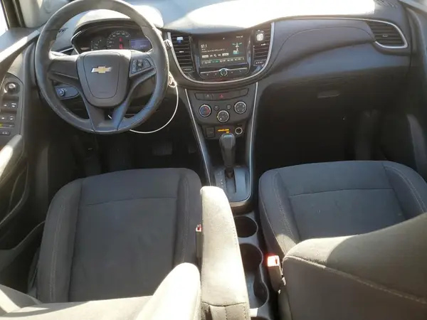 3GNCJKSB8HL270250 2017 CHEVROLET TRAX - Image 8