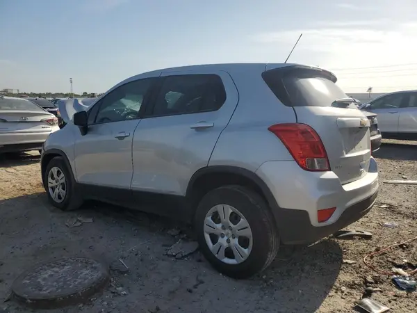 3GNCJKSB8HL272855 2017 CHEVROLET TRAX - Image 2