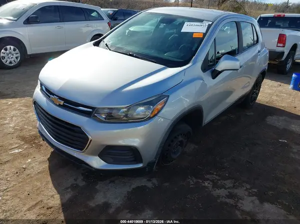 3GNCJKSB8HL283208 2017 CHEVROLET TRAX - Image 2